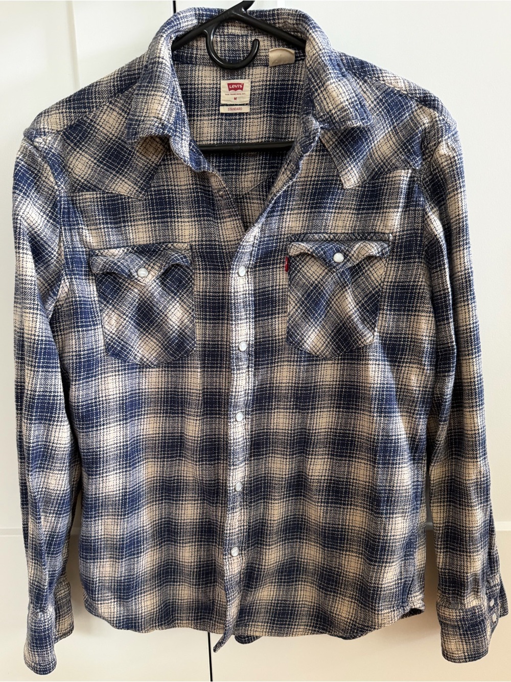 Levi’s Womens Western Plaid Flannel Shirt Size Medium Pearl Snap Navy Cream